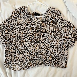 Cropped leopard shirt